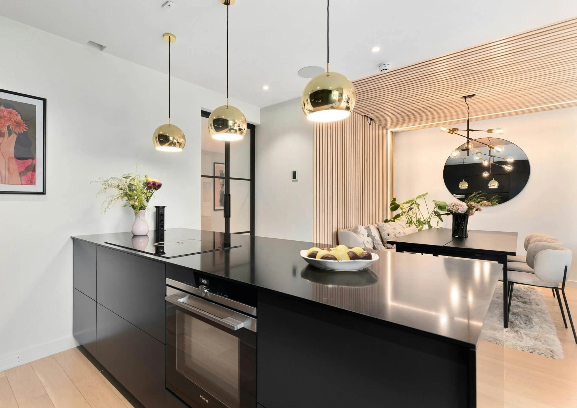 Neutrale Lichtfarbe in einem modernen Interieur