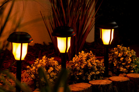 Solar-Gartenlampe LED-Fahrtaschenlampe 40cm IP44 Dämmerungssensor