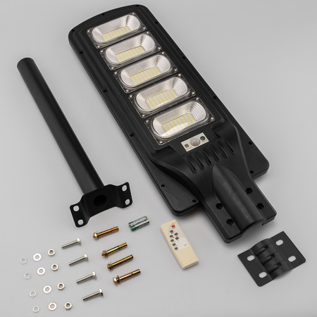 LED Solar Straßenlaterne 1800W 6500K Laterne mit Halterung und Fernbedienung
