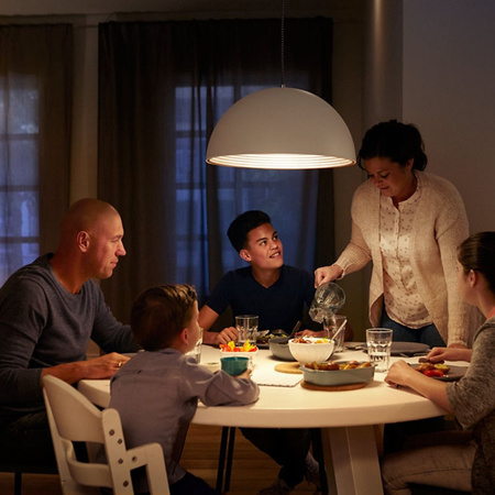 E14 P48 LED Lampen 7W = 60W 806lm 2700K Warm PHILIPS