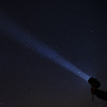 Vayox LED-Suchscheinwerfer wiederaufladbar Werkstatt-Taschenlampe USB 15W 1200lm IP68 Campinglampe VA0041