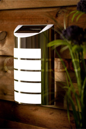 Garten-LED-Solar-Fassadenleuchte SAFFO Chrom/Weiß 6000K kalt GOLDLUX (Polux)