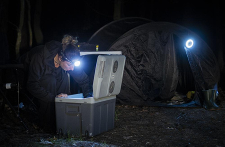 LED COB Batterie-Camping-Deckenleuchte 3xAA 2.2W 180lm 4000K LEDVANCE