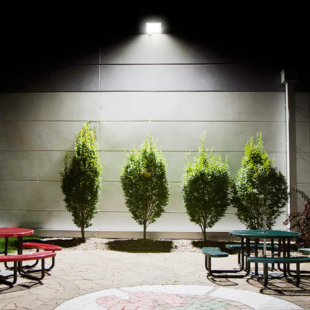 LED Fluter 30W 2700lm 5000K IP65 Weiß mit Bewegungs- und Dämmerungssensor VIDEX LUCA