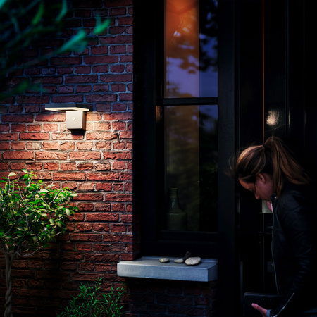 Gartenleuchte LED Solar-Wandleuchte ZONAL 1.3W 3000K IP44 Bewegungssensor Dämmerungssensor PHILIPS