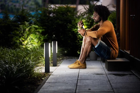 LED-Gartenleuchte für den Außenbereich STRATOSPHERE myGarden 2x4,5W 4000K IP44 Mast 42cm Anthrazit PHILIPS