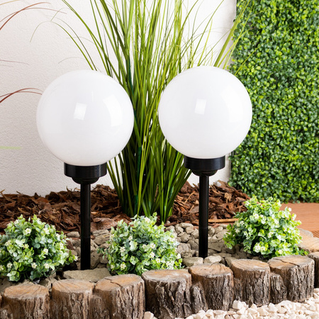 LED-Solar-Gartenlampe mit Nieten weiße Kugel 20 cm