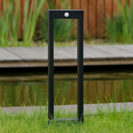 LED Solar Gartenlampe Stehender Dekorativer Mast Bewegungs- und Dämmerungssensor IP54 4000K