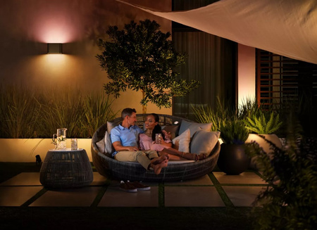 LED-Wandleuchte für den Außen- und Innenbereich 10.2W 1020lm IP44 Dymera Philips