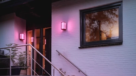 Philips HUE Impress Wandlaterne Außenlampe 17429/30/P7