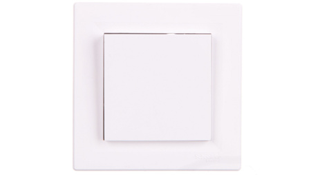 Asfora Einzelne SCHUKO-Steckdose mit 2P+Z und Klappe weiß EPH3100121