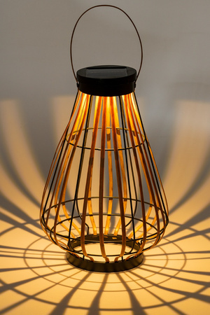 LED-Solarlampe für den Außenbereich Garten stehend Hängelaterne 3000K IP44 37cm Dämmerungssensor