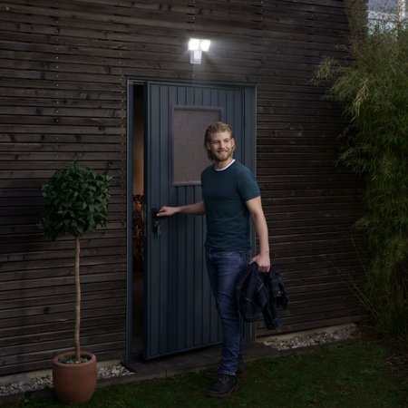 LED-Fluter 16W 1500lm 4000K IP55 Grau mit Bewegungs- und Dämmerungssensor LEDVANCE Pro Spot Endura