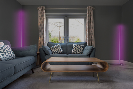 Intelligente LED-Stehleuchte 20W SMART+ WiFi RGB mit Fernbedienung dimmbar 200 cm weiß FLOOR CORNER LEDVANCE