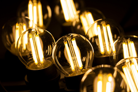 Lichterkette für den Außenbereich Gartengirlande 15 m 15 xE27 LED 7 W 3000 K Lumiled