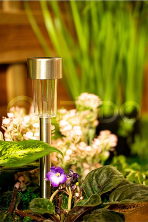 LED Solar-Gartenleuchte satiniert INOX / CHROME