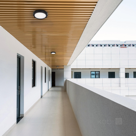 LED-Deckenleuchte für Außenanbau 12W 1140lm 4000K 120° mit Bewegungs- und Dämmerungssensor Schwarz IP65 Nairos Kobi