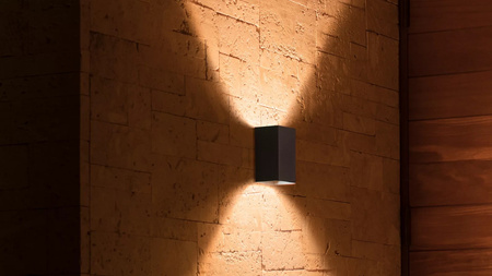 Philips HUE Resonate Laterne Außenwandleuchte 17464/30/P7