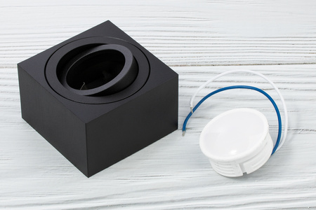 Halogen-Aufbauleuchte, Aufbauspot 50mm beweglich Quadrat Tube Schwarz AMAT-S+LED-Einsatz 5W 3000K LUMILED