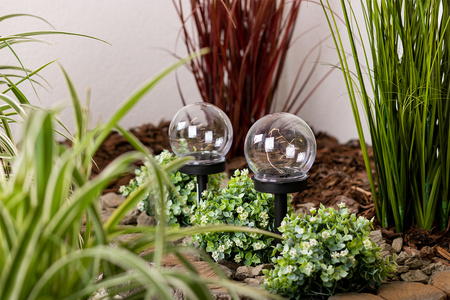 Solar-LED-Gartenlampe mit Nieten dekorative Kugel 3000K IP44 10 cm