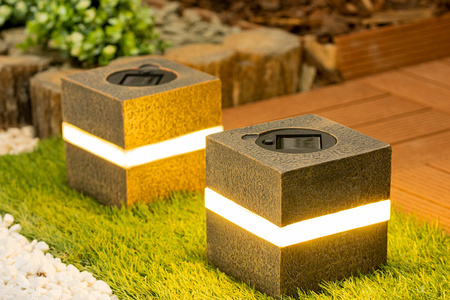 LED-Solarlampe für den Außenbereich Garten stehender Stein 3000K IP44 12 cm Dämmerungssensor