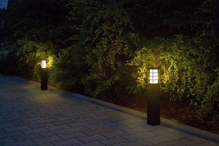 Außenstehende Gartenleuchte POST RADO II 3 BL E27 25cm Su-Ma