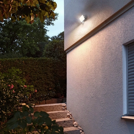 LED Fluter 30W 2700lm 5000K IP65 Weiß mit Bewegungs- und Dämmerungssensor VIDEX LUCA