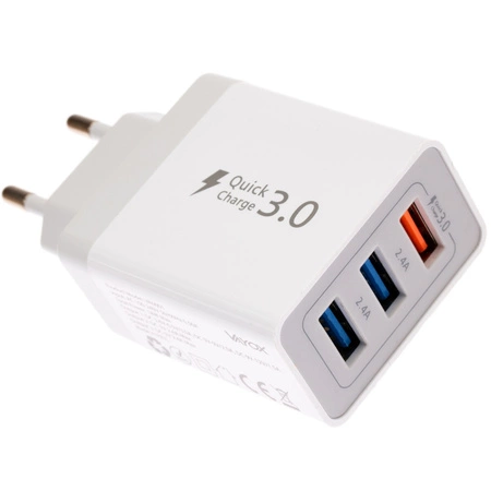 SCHNELLES NETZWERK-LADEGERÄT QUICK CHARGE 3.0 + 2x USB 2.4A VAYOX VA0001