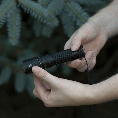 Taktische LED-Taschenlampe Suchscheinwerfer USB leistungsstark wiederaufladbar IP65 PRO VA0077 VAYOX