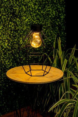 LED-Solarlampe für den Außenbereich Garten stehend Hängelaterne 3000K IP44 25 cm Dämmerungssensor