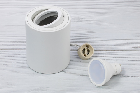 Halogen-Aufbauleuchte, Aufbauspot 84mm Runde Tube Weiß AMAT-M+LED GU10 6W warm LUMILED