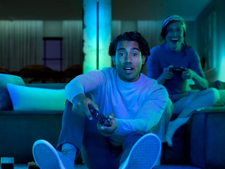 Philips HUE Play Set aus zwei schwarzen Schreibtischlampen + Netzteil 78202/30/P7