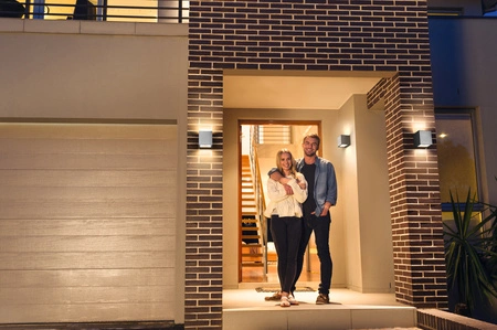 Intelligente LEDVANCE WIFI SMART+ BRICK WALL SILVER GREY Fassadenwandleuchte 14W 550lm LEDVANCE