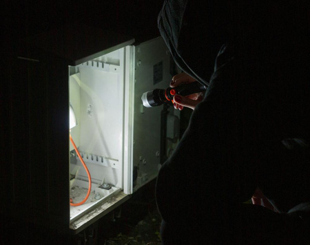 LED-Taktische Taschenlampe 3.2W 300 lm USB-C ZOOM Wiederaufladbare Handleuchte LEDVANCE