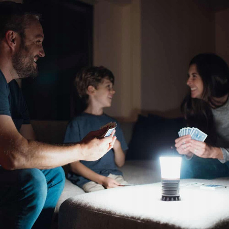 Camping-Taschenlampe LED-Akku 3 x AA 600lm 5 Modi DURACELL