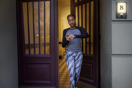 LED Gartenlampe Hausnummern-Wandleuchte 22W 3000K IP44 SMART+ mit WLAN-Kamera Bewegungs- und Dämmerungssensor dimmbar LEDVANCE