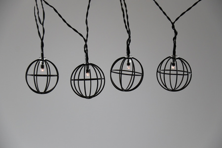 Batteriebetriebene LED-Gartengirlande 2,1 m betrieben mit 2xAA VIBORG-Batterien Schwarz GOLDLUX (Polux)