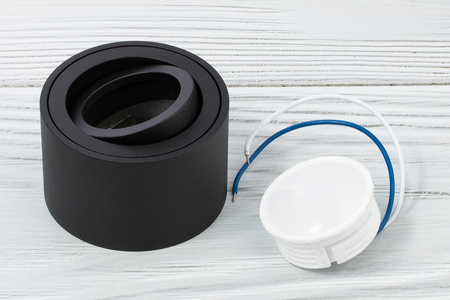 Halogen-Aufbauleuchte, Aufbauspot 50mm Runde Tube Schwarz AMAT-S+LED-Einsatz 7W 3000K LUMILED