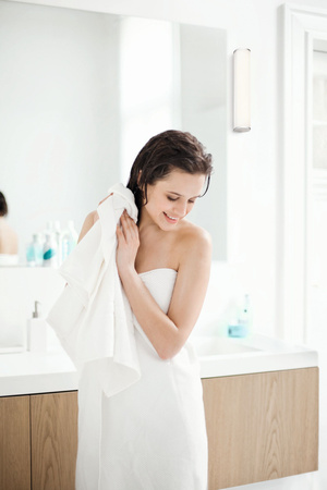 Badezimmer Wandlampe LED Lampe über Spiegel FIT 4.9W 2700K IP44 33cm PHILIPS