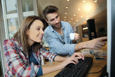 Quadratische Halogen-Deckenleuchte SIMEN MR16 GU10 schwarz und weiß Kanlux