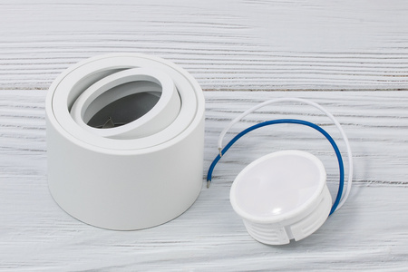 Halogen-Aufbauleuchte, Aufbauspot 50mm Runde Tube Weiß AMAT-S+LED-Einsatz 5W 4000K LUMILED