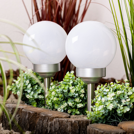 SOLAR-LED-Gartenlampe mit Nieten RGB-Bodenkugel 30cm Weiß + VOLTENO-Fernbedienung