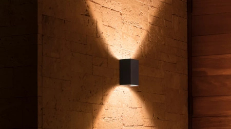 Philips HUE Resonate Laterne Außenwandleuchte 17464/30/P7