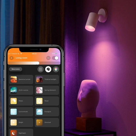 Philips HUE Weiß und Farbe Ambiente Lampe Fugato 1x4.2W Bluetooth Zigbee