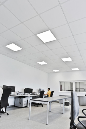 LED-Panel Büroleuchte Deckenleuchte 33W 3630lm 3000K Warm Dimmbar Anbauleuchte Einbauleuchte Weiß 60x60cm UGR19 Compact Ledvance