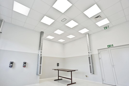 LED-Panel Büroleuchte Deckenleuchte 33W 3630lm 4000K Neutral Dimmbar Anbau Weiß 62x62cm UGR19 Compact Ledvance