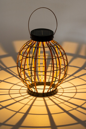 LED-Solarlampe für den Außenbereich Garten stehend Hängelaterne 3000K IP44 30,5 cm Dämmerungssensor