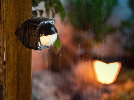 Philips Hue Bewegungs- und Dämmerungssensor für den Außenbereich Bluetooth Zigbee