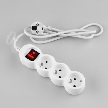 Netzverlängerungskabel Geerdete Steckdosenleiste 3 Steckdosen 1.5m ON/OFF Schalter Weißes Kabel Lendo Lumiled