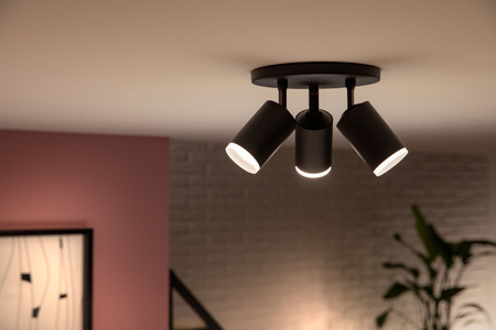 Philips HUE Weiß und Farbe Ambiance Fugato Lampe 3x4.2W Bluetooth Zigbee